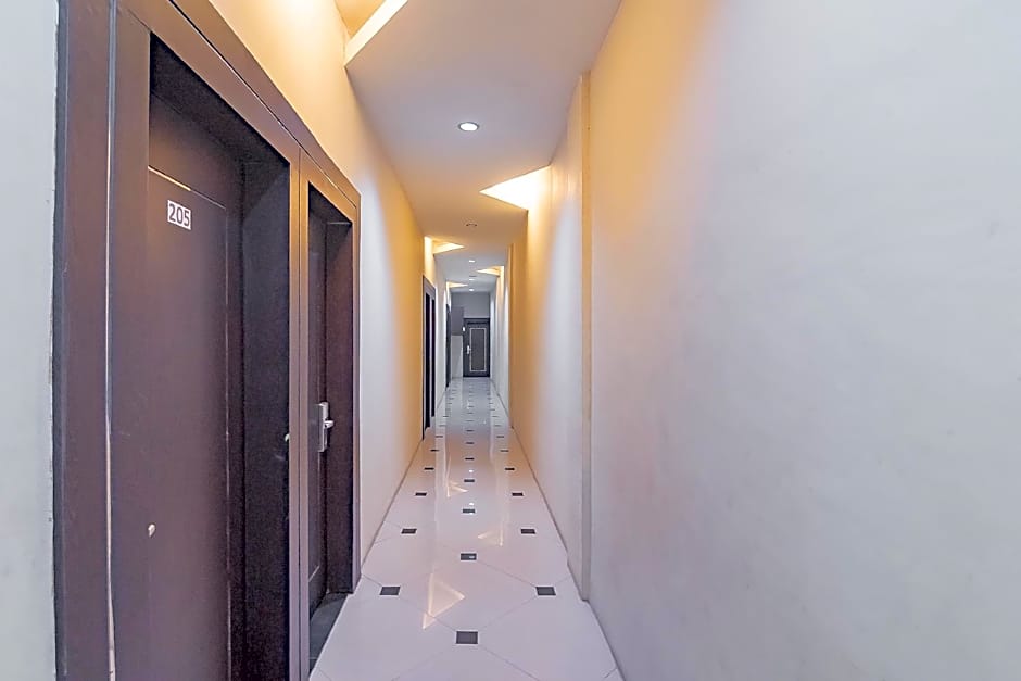 RedDoorz near Stadion Sanaman Mantikei