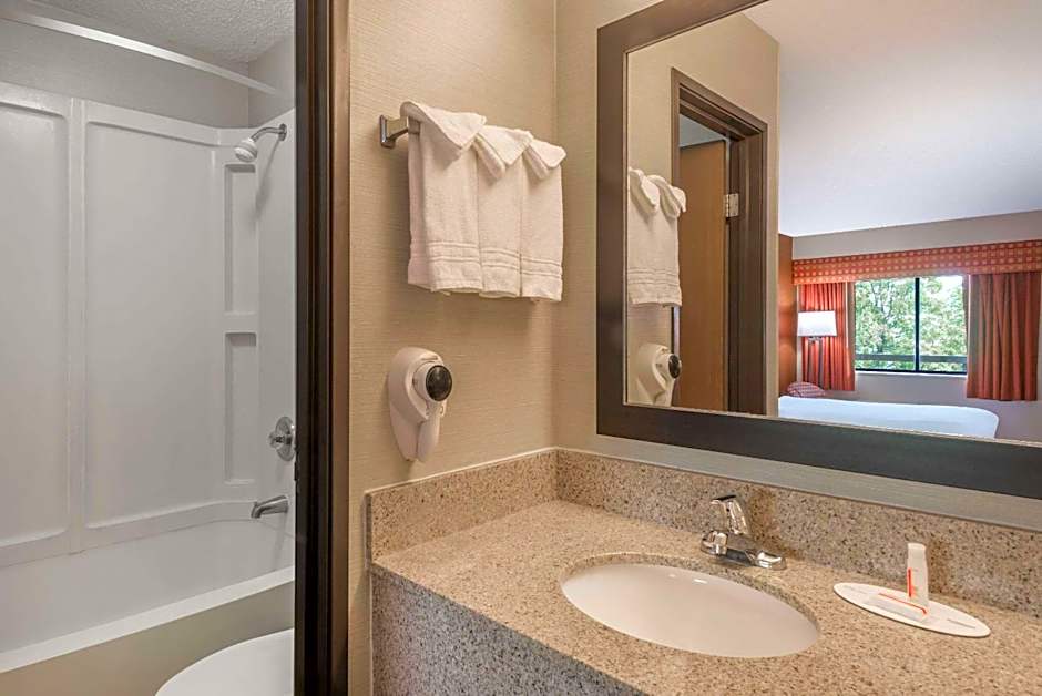 Days Inn by Wyndham Columbus Fairgrounds
