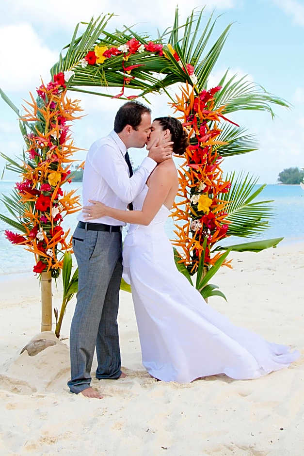 Muri Beach Club Hotel