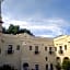 Meson De La Merced Hotel & Suites