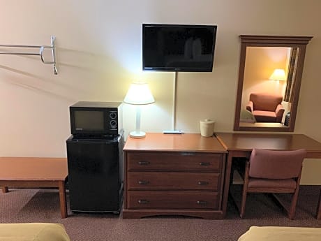 Deluxe Double Room (2 Adults + 1 Child)