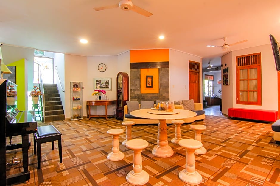 Embe Enem Homestay by ZUZU