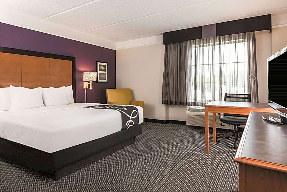 La Quinta Inn & Suites by Wyndham Durham Chapel Hill