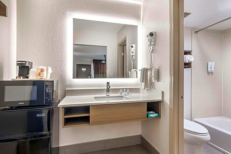 Quality Inn & Suites Athens University Area