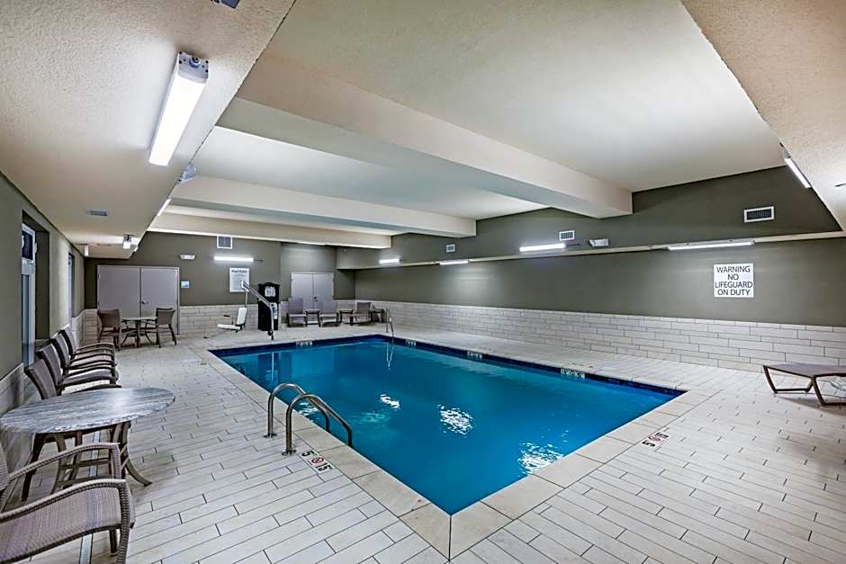 Holiday Inn Express & Suites Coffeyville By IHG