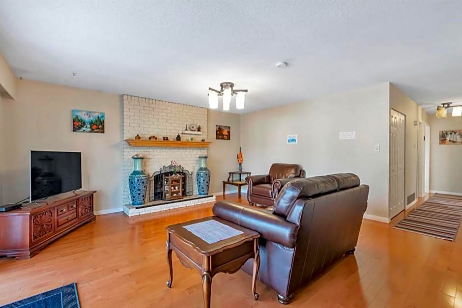 Orchid House near Vancouver YVR Airport