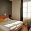 Lainez Rooms & Suites