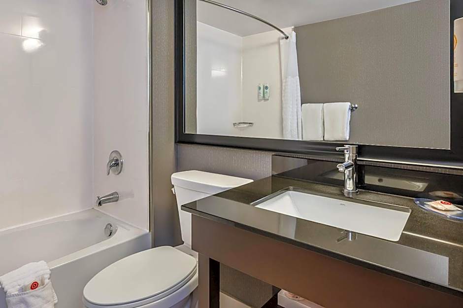 Comfort Inn Ancienne-Lorette - Quebec Airport