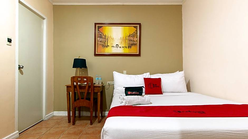 RedDoorz @ Downtown Tacloban