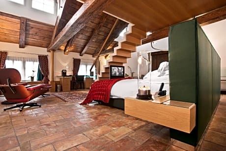 DUPLEX, JUNIOR SUITE