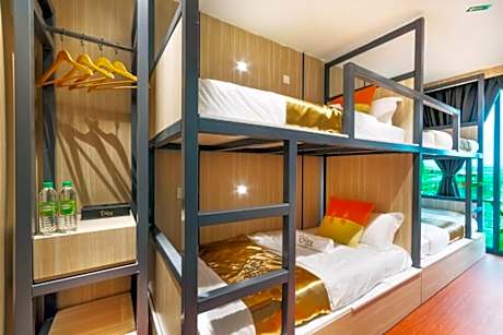 Deluxe Twin Rectangle -Upper Floor