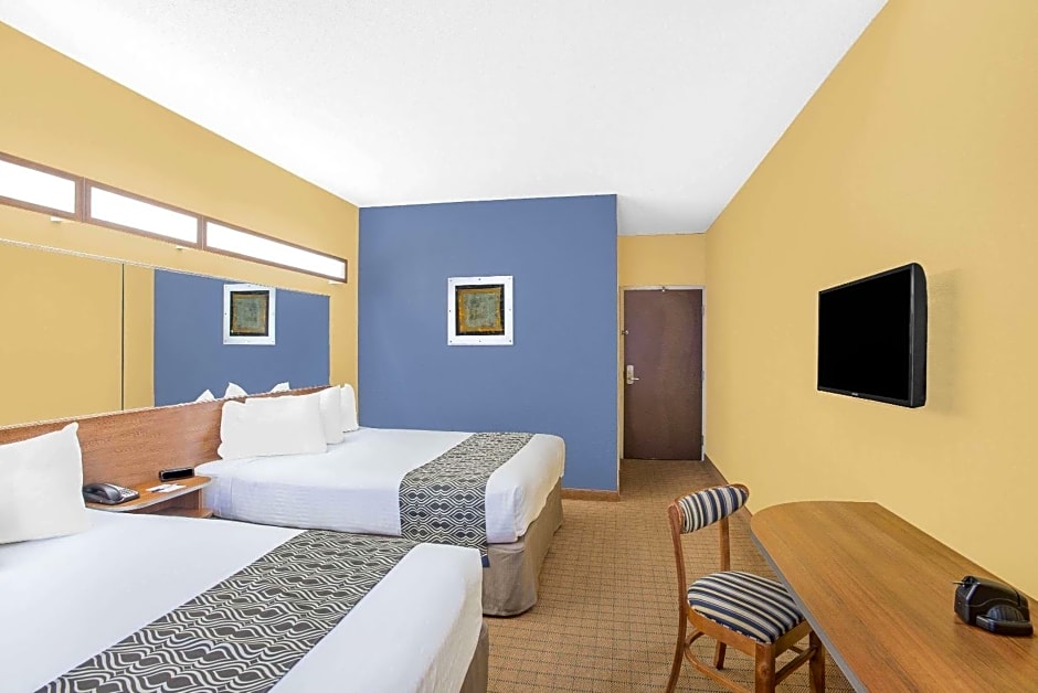 Microtel Inn & Suites By Wyndham Chili/Rochester Airport