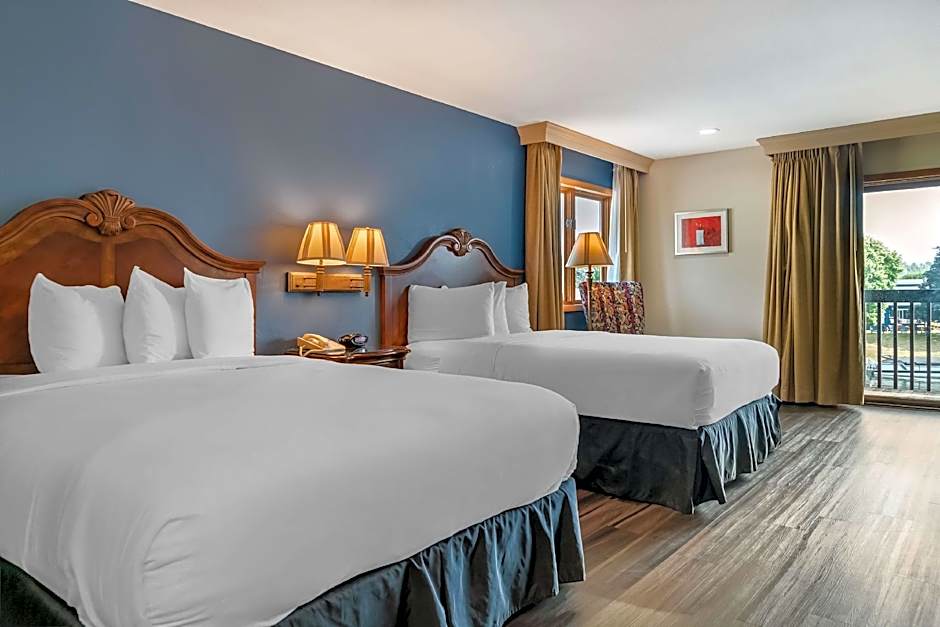 Photo 1 of 4 of 2 Queen Beds, River View, Balcony