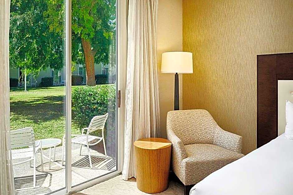 Hilton Oakland Airport