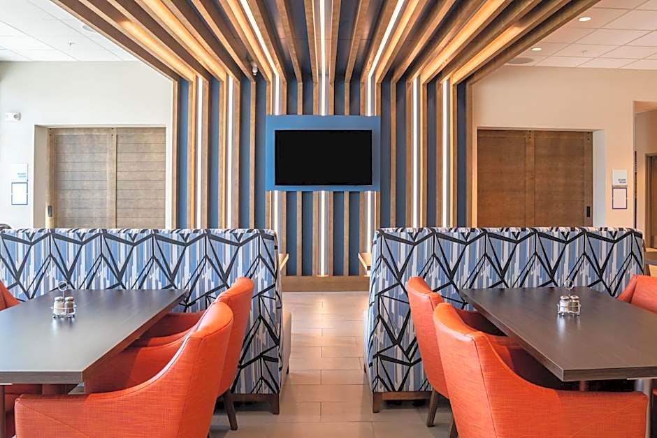 Holiday Inn Express & Suites Fort Walton Beach - Eglin Area By IHG