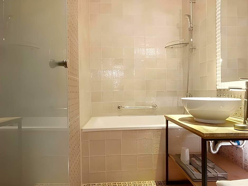 CHECK inn Express Taipei Station