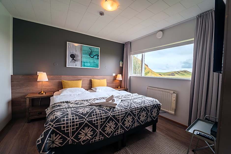 Farmhouse Lodge