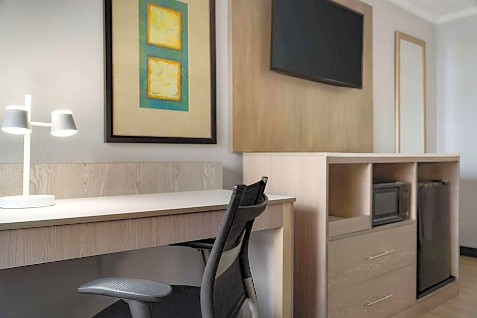 La Quinta Inn & Suites by Wyndham Birmingham/Cahaba Park South