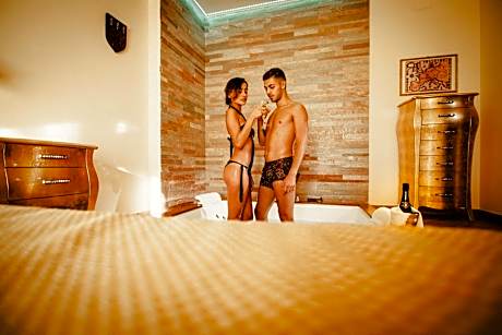 Queen Suite with Spa Bath