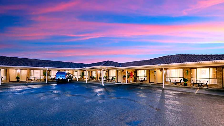 Top of the Town Motel