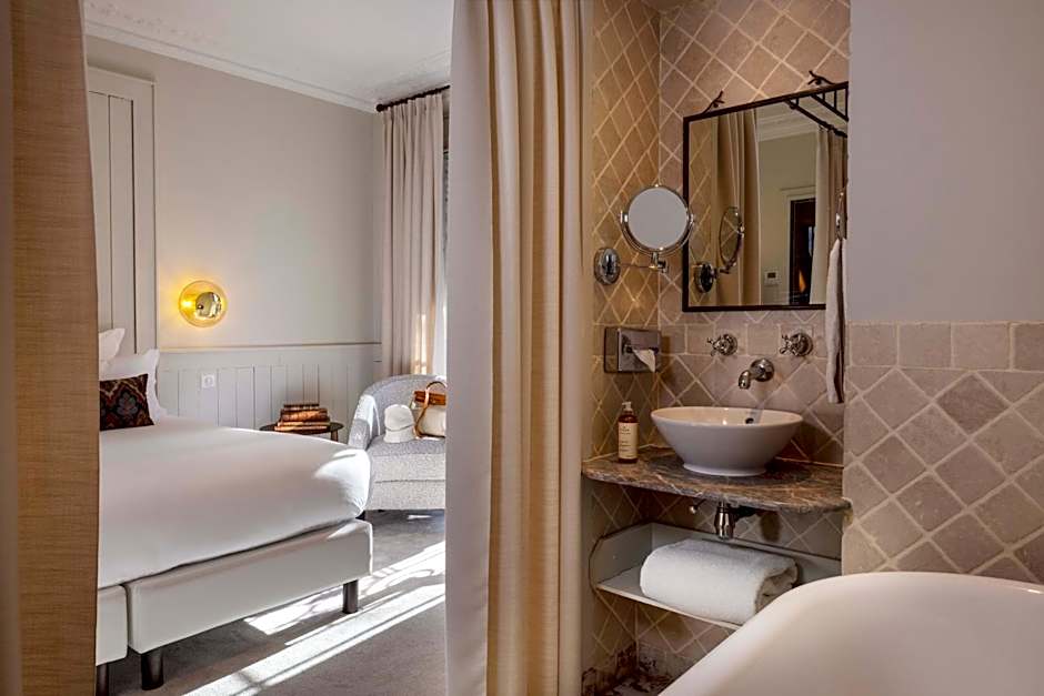 Hotel De Banville