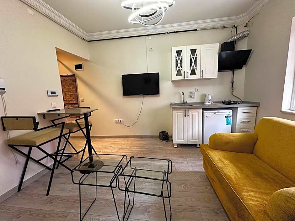 TAKSİM WHİTE SUİT – Istanbul, 