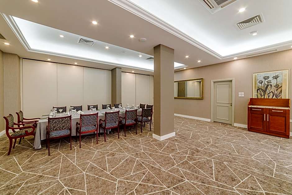 The Arkin Colony Hotel