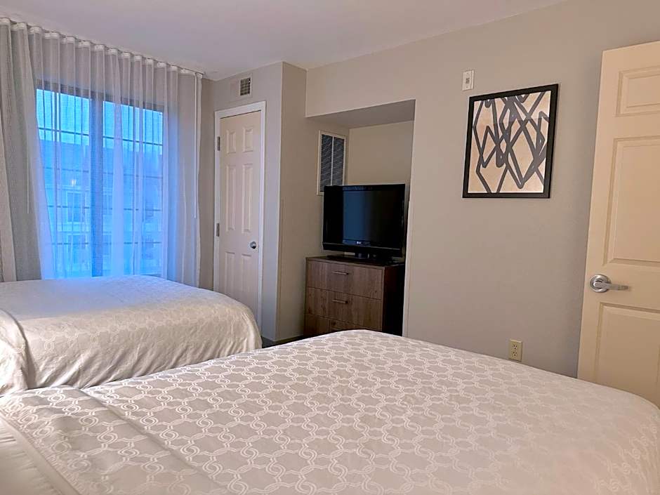 Staybridge Suites Milwaukee West-Oconomowoc By IHG