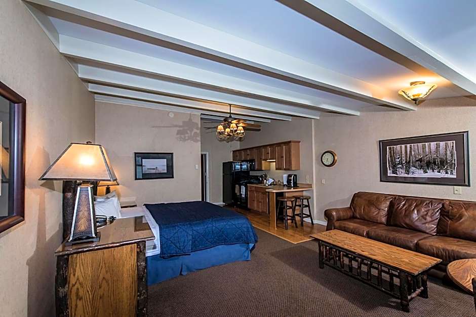 Windjammer Lodge