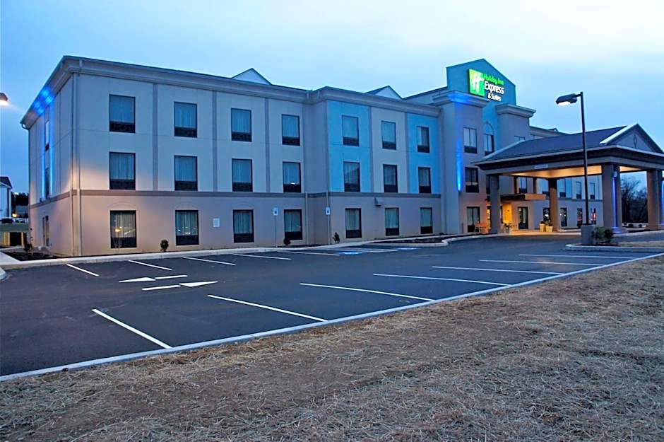 Holiday Inn Express & Suites Northeast By IHG