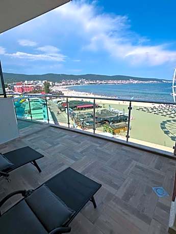 One-Bedroom Apartment with Sea View and Balcony