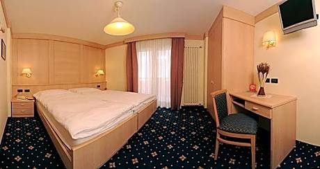 Standard Double or Twin Room with Balcony