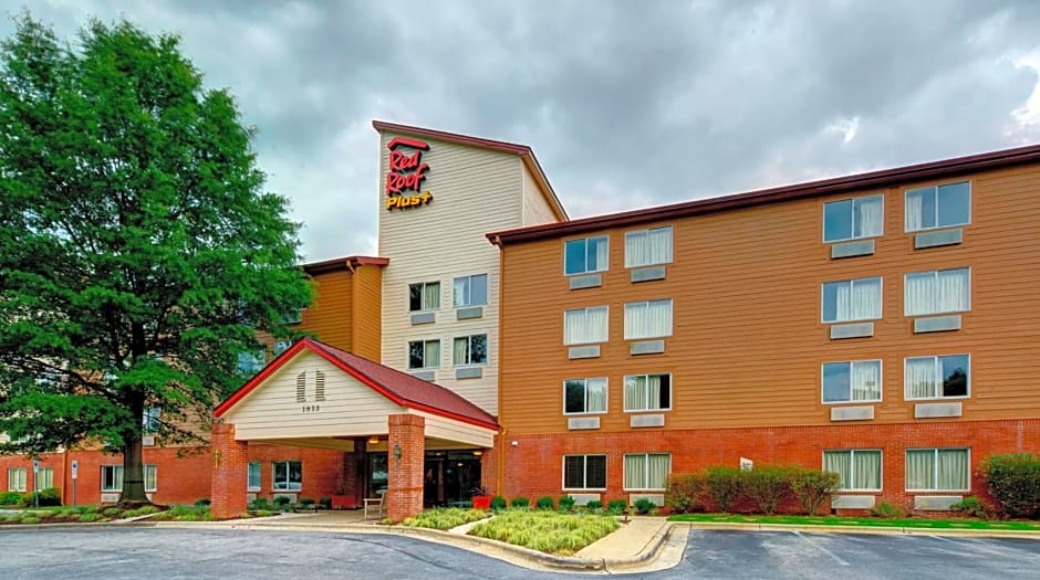 Red Roof Inn PLUS Raleigh Downtown NCSU Conv Center