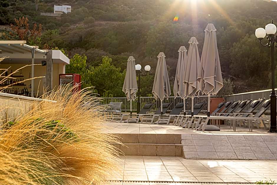 Elpis Studios & Apartments