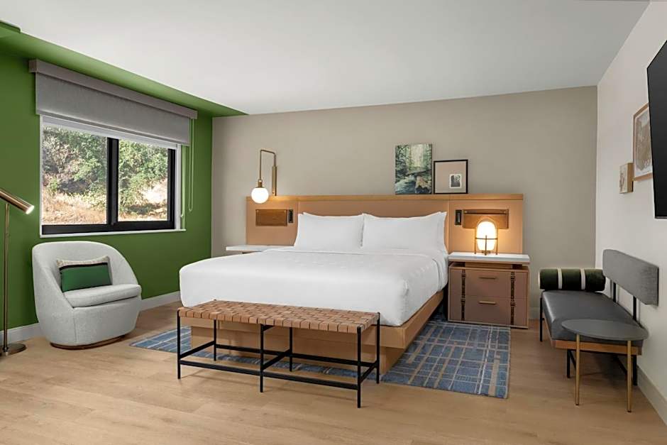 The Inelle, Oakhurst Yosemite, a Tribute Portfolio Hotel