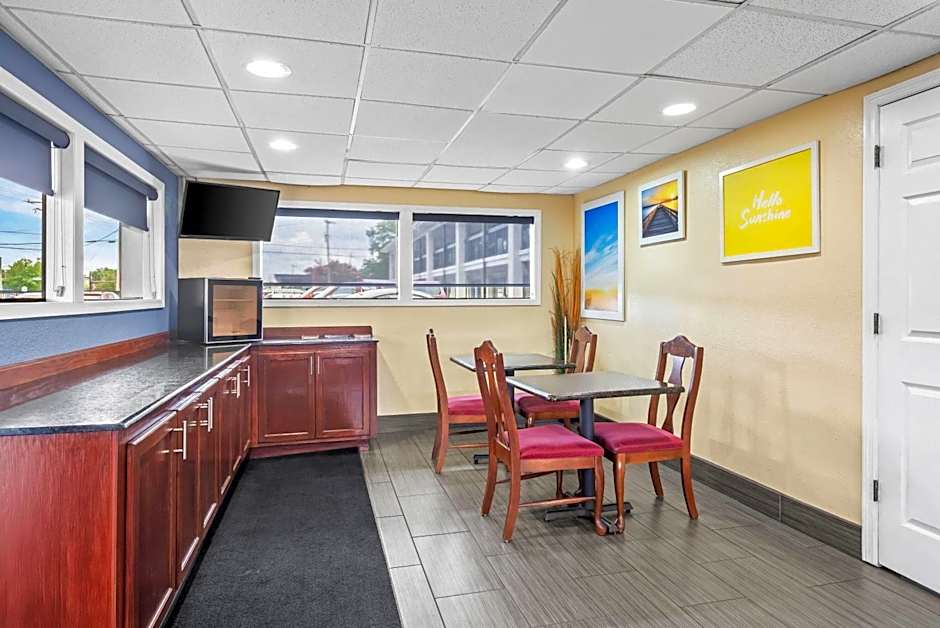 Days Inn by Wyndham Jacksonville NC