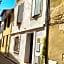 Chambres d'hôtes indépendantes au rez-de-chaussée d'une maison provençale dont une avec cour intérieure