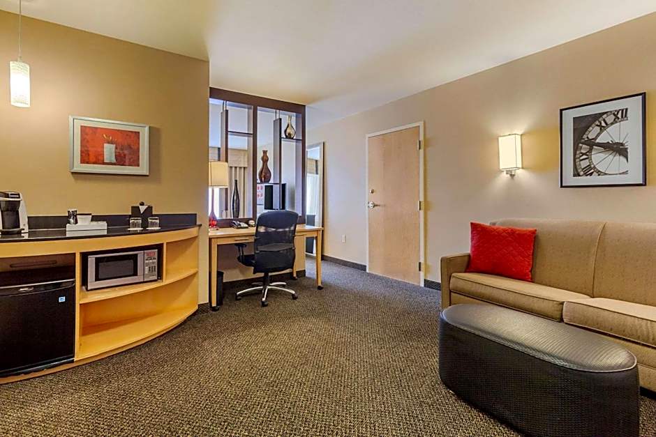 Cambria Hotel Fort Collins