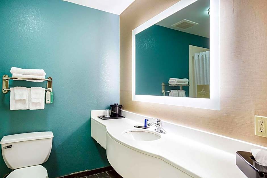 Sleep Inn & Suites Dunmore