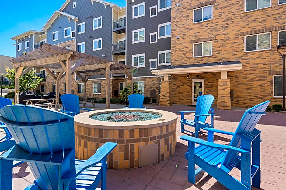 WaterWalk Extended Stay by Wyndham Kansas City - Overland Pk