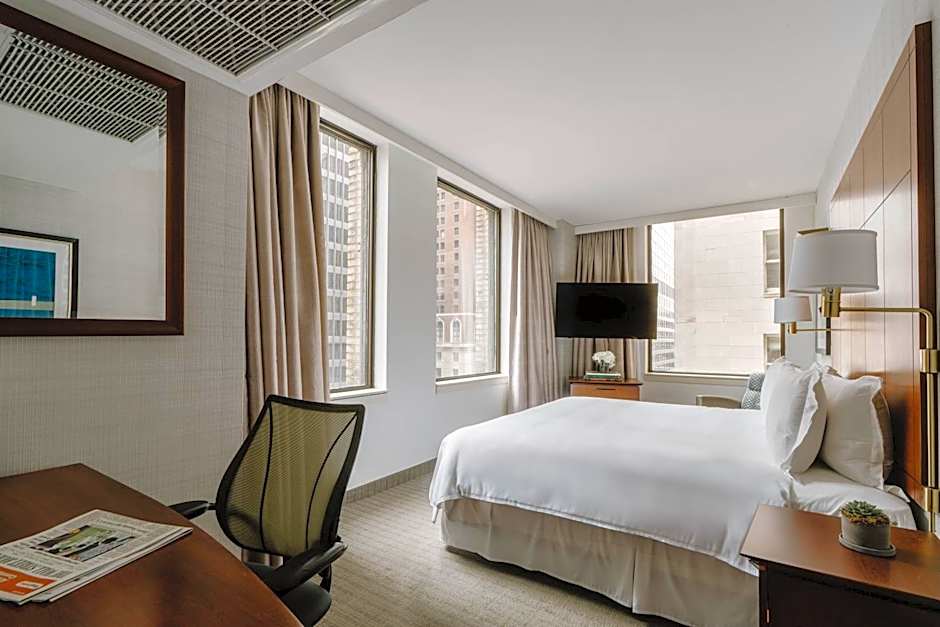 CLUB QUARTERS HOTEL, CENTRAL LOOP