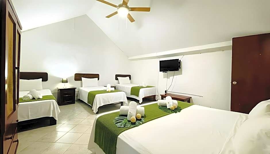 Hotel B&B by Playa del Karma