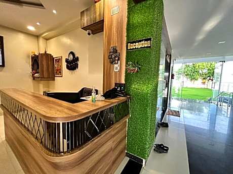 Townhouse Oak Hotel Maa Jagdamba Palace