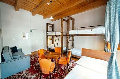 Bed in 10-Bed Mixed Dormitory Room