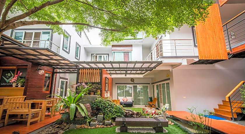 Le Terrarium Bed & Sleep Chiang Rai
