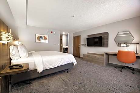 1 King Standard Communications Mobility Accessible Tub