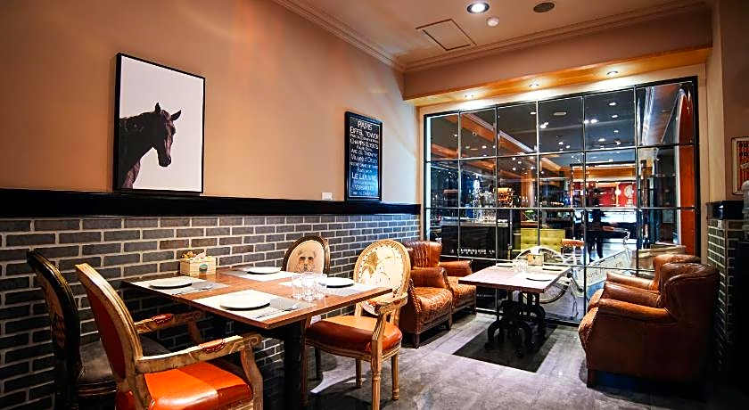 Trianon Country Hotel