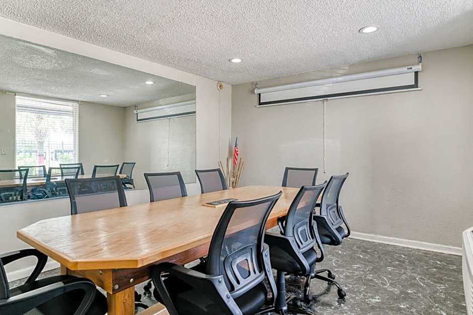 OYO Hotel Houston, TX near Medical Center NRG Stadium
