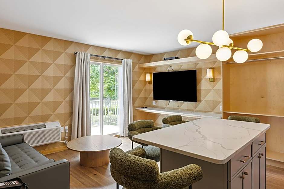 Photo 1 of 50 of Greenview Inn Riverhead