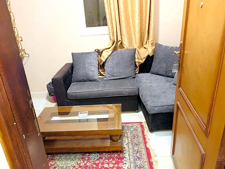 Solitaire Plaza Hotel-Ismailia Train Station